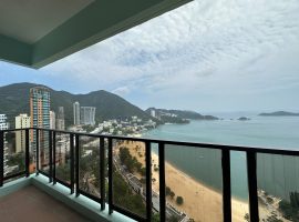 Repulse Bay Apartments