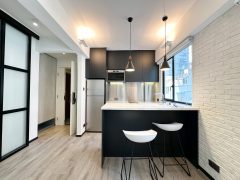 16 Moon Street