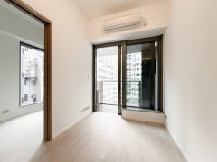 Des Voeux W Residence