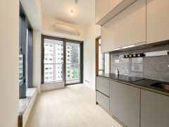 Des Voeux W Residence